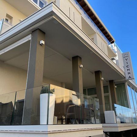 Hotel Vienna Rivazzurra Rimini Exterior photo