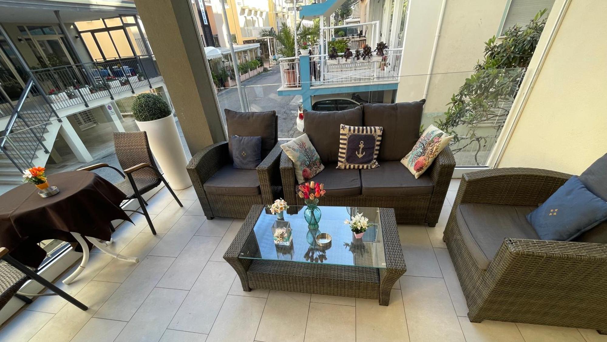 Hotel Vienna Rivazzurra Rimini Exterior photo